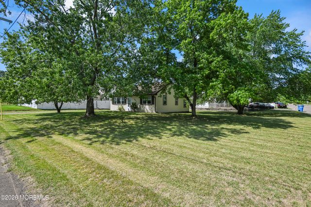 1813 Southampton Boulevard, Toms River, NJ 08757
