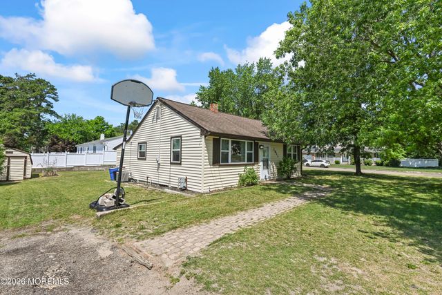 1813 Southampton Boulevard, Toms River, NJ 08757