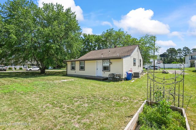 1813 Southampton Boulevard, Toms River, NJ 08757