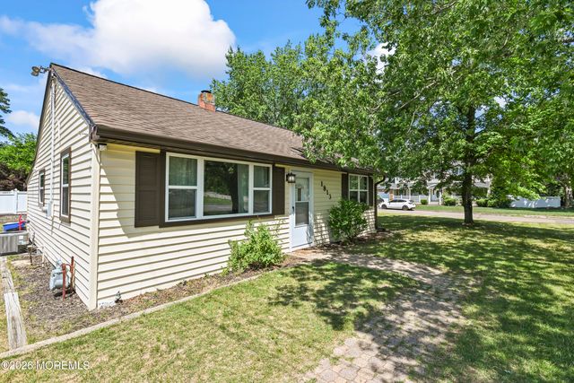 1813 Southampton Boulevard, Toms River, NJ 08757