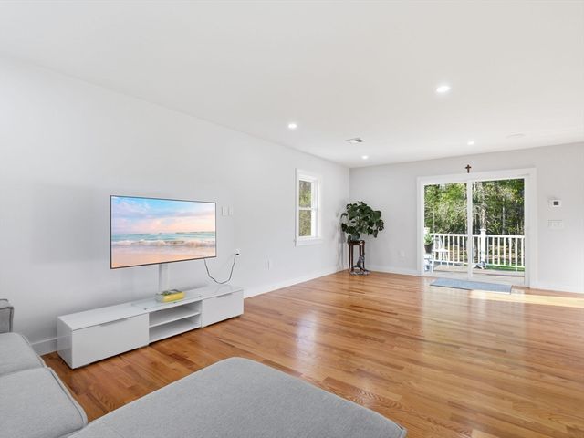 65 Little Turnpike Rd, Shirley, MA 01464