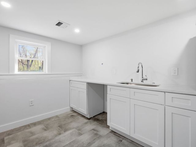 65 Little Turnpike Rd, Shirley, MA 01464