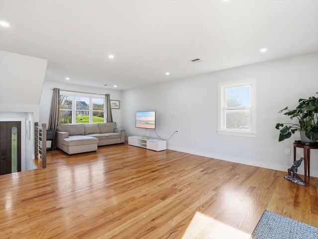 65 Little Turnpike Rd, Shirley, MA 01464