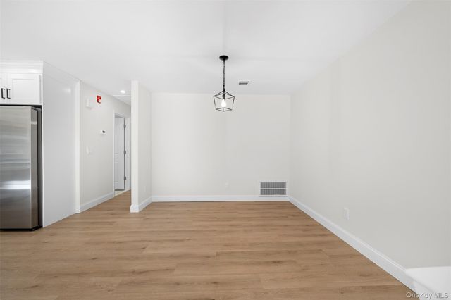 48 Victorian Lane, Medford, NY 11763