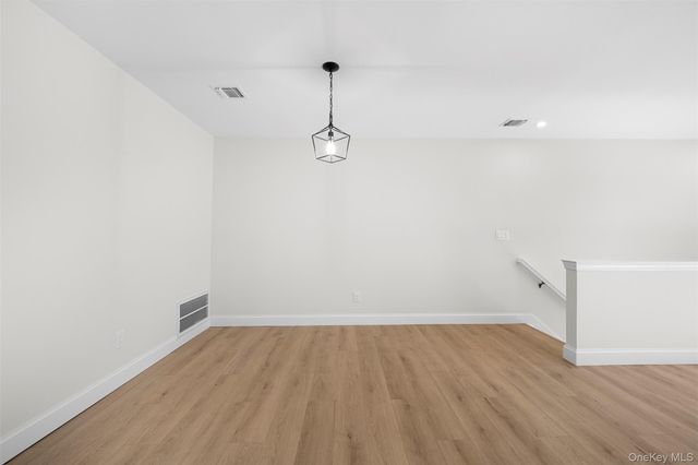 48 Victorian Lane, Medford, NY 11763