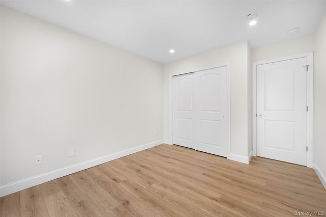 48 Victorian Lane, Medford, NY 11763