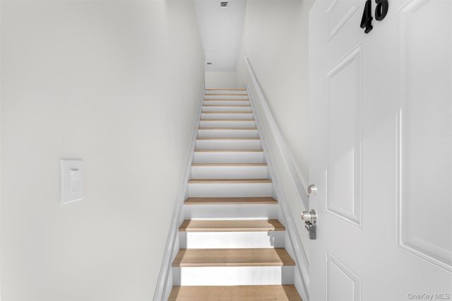 48 Victorian Lane, Medford, NY 11763