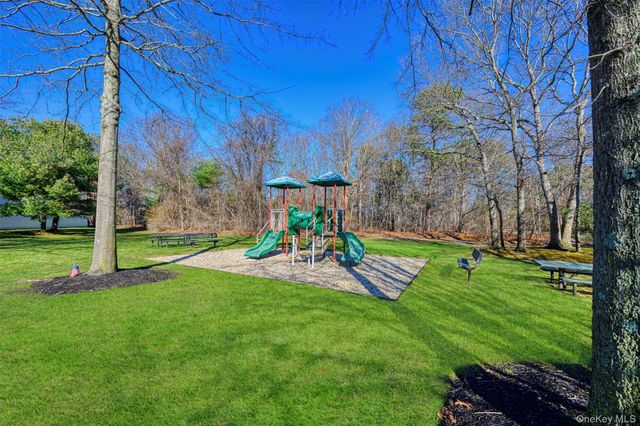 48 Victorian Lane, Medford, NY 11763