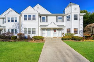 48 Victorian Lane, Medford, NY 11763