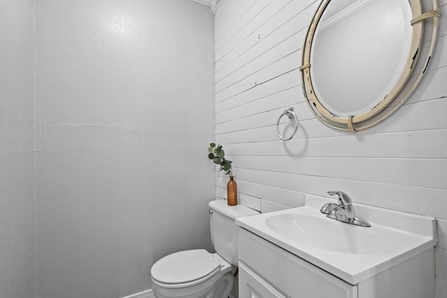 150 Crepe Mrytle, Bridge City, TX 77611