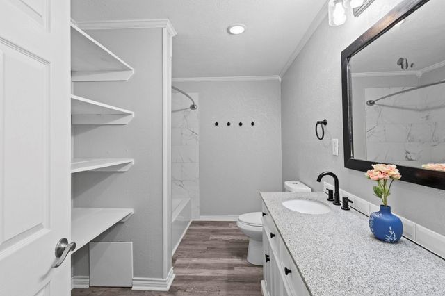 150 Crepe Mrytle, Bridge City, TX 77611