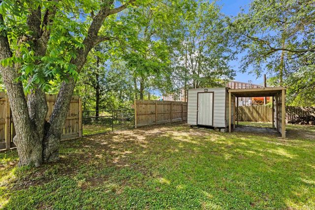 150 Crepe Mrytle, Bridge City, TX 77611