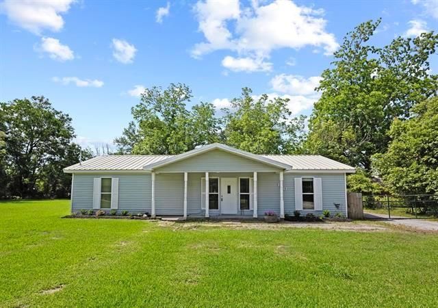 150 Crepe Mrytle, Bridge City, TX 77611