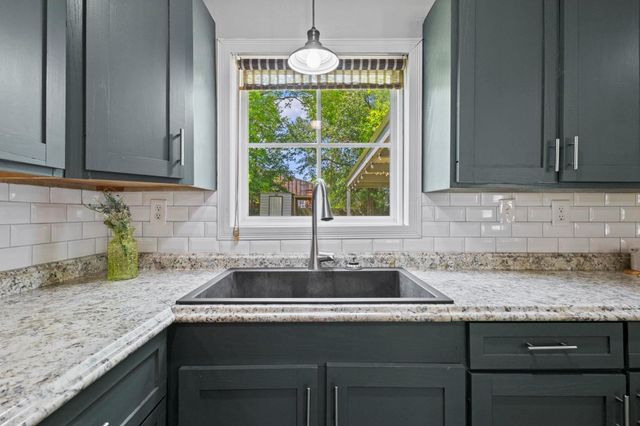 150 Crepe Mrytle, Bridge City, TX 77611