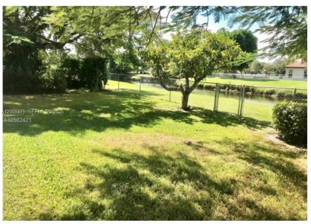 9400 SW 103rd Avenue, Miami, FL 33176