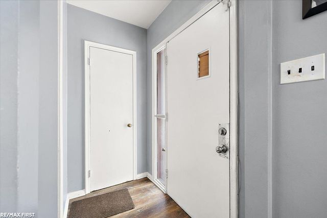 24821 Lambrecht Avenue, Eastpointe, MI 48021