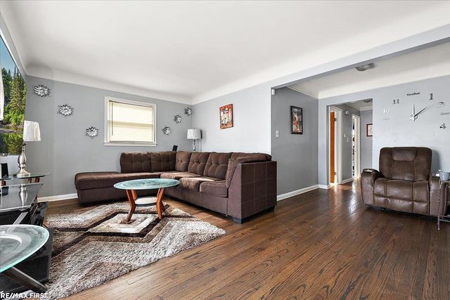 24821 Lambrecht Avenue, Eastpointe, MI 48021