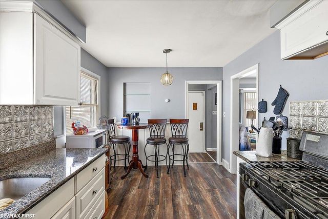 24821 Lambrecht Avenue, Eastpointe, MI 48021