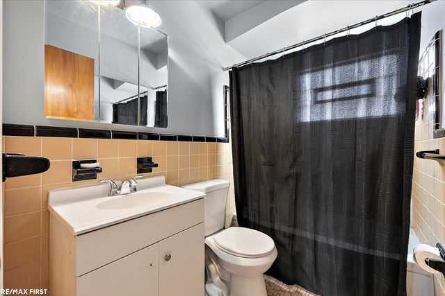 24821 Lambrecht Avenue, Eastpointe, MI 48021