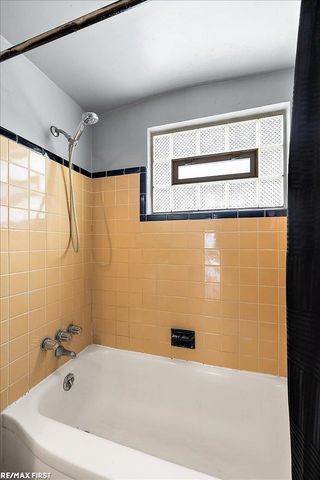 24821 Lambrecht Avenue, Eastpointe, MI 48021