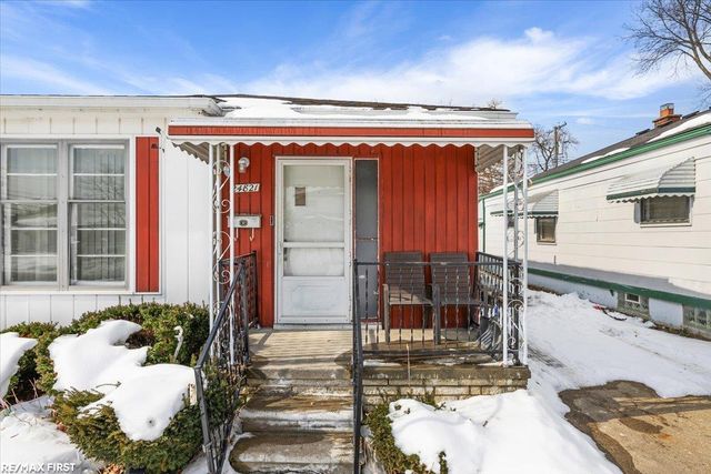 24821 Lambrecht Avenue, Eastpointe, MI 48021