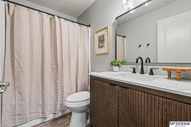 13913 Springview Drive, Bellevue, NE 68133