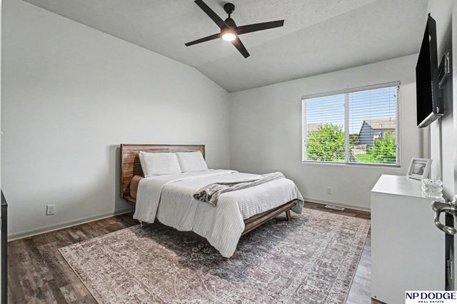 13913 Springview Drive, Bellevue, NE 68133