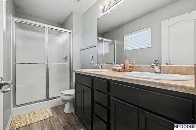 13913 Springview Drive, Bellevue, NE 68133