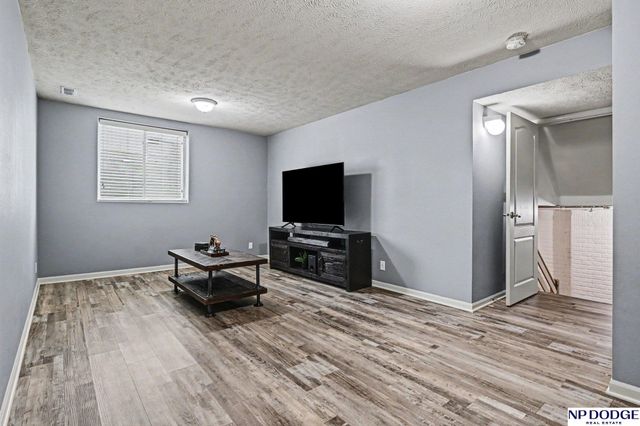 13913 Springview Drive, Bellevue, NE 68133