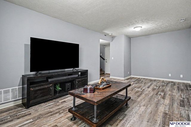 13913 Springview Drive, Bellevue, NE 68133