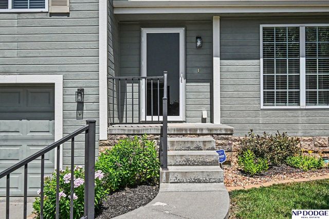 13913 Springview Drive, Bellevue, NE 68133
