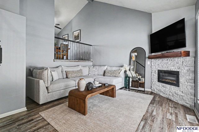 13913 Springview Drive, Bellevue, NE 68133