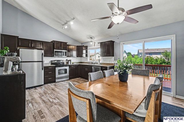 13913 Springview Drive, Bellevue, NE 68133