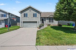 13913 Springview Drive, Bellevue, NE 68133