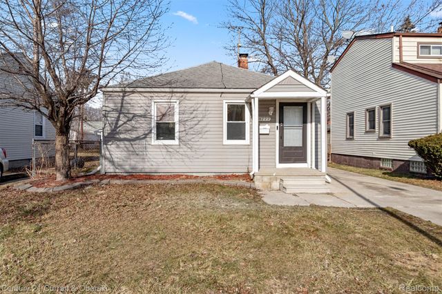 18777 Kingsville Street, Harper Woods, MI 48225