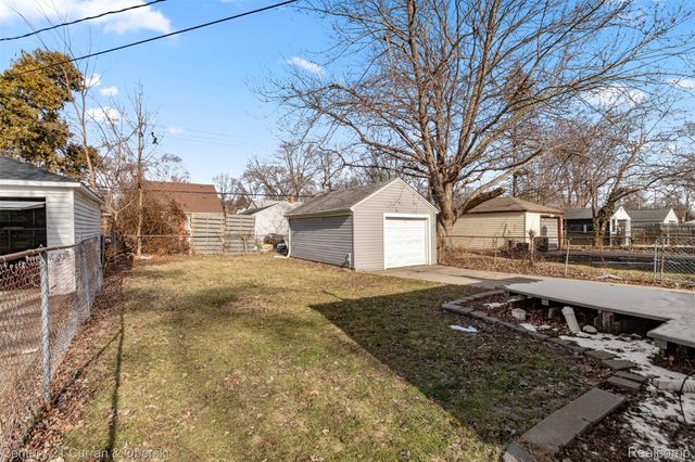 18777 Kingsville Street, Harper Woods, MI 48225