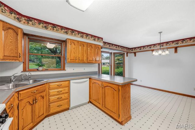29 Number Six Green Drive A, St Charles, MO 63303
