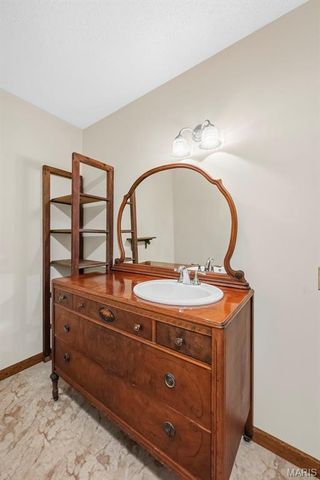 29 Number Six Green Drive A, St Charles, MO 63303