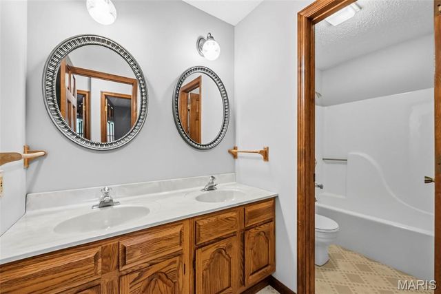 29 Number Six Green Drive A, St Charles, MO 63303