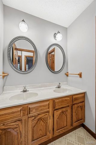 29 Number Six Green Drive A, St Charles, MO 63303