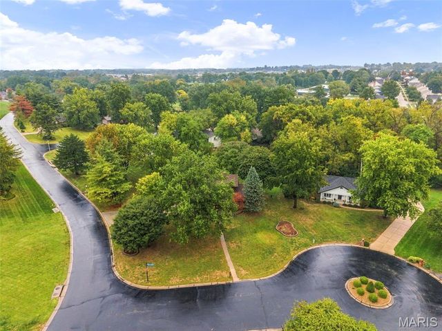 29 Number Six Green Drive A, St Charles, MO 63303