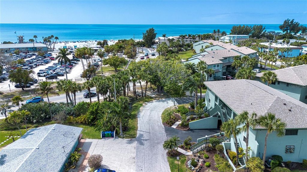 Image 4 of property listing at 4255 GULF DRIVE 229, Holmes Beach, FL 34217