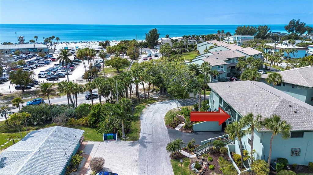 Image 5 of property listing at 4255 GULF DRIVE 229, Holmes Beach, FL 34217