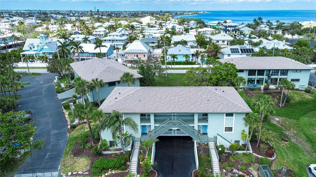 Image 6 of property listing at 4255 GULF DRIVE 229, Holmes Beach, FL 34217