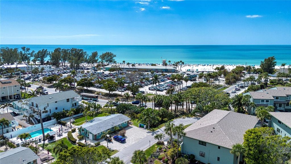 Image 8 of property listing at 4255 GULF DRIVE 229, Holmes Beach, FL 34217