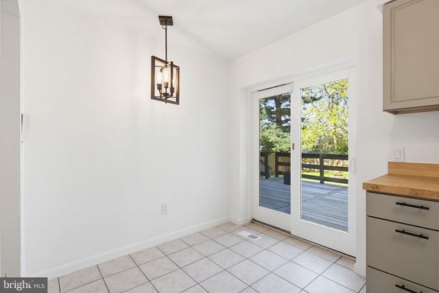 6346 BARNETT AVE, Sykesville, MD 21784