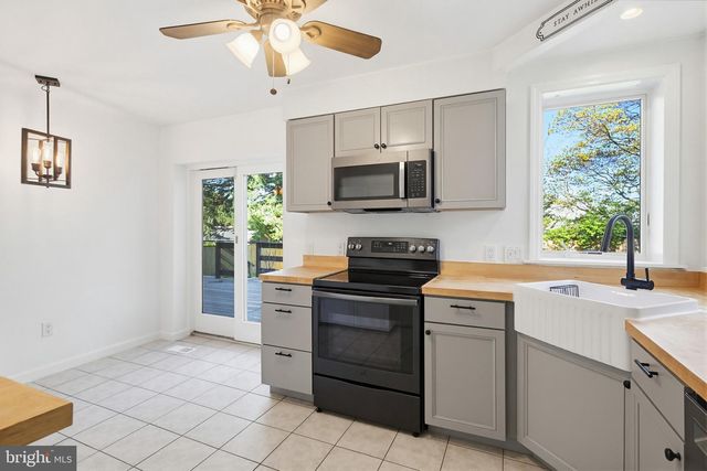 6346 BARNETT AVE, Sykesville, MD 21784