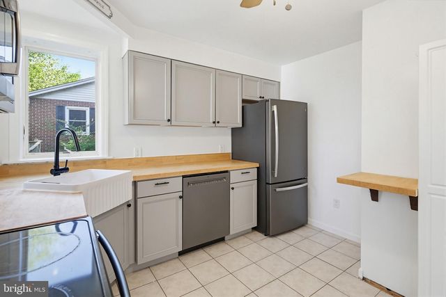 6346 BARNETT AVE, Sykesville, MD 21784