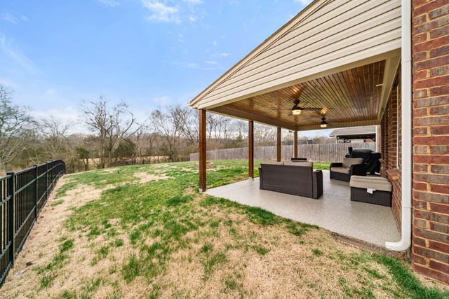 1003 Benwick Rd, Hendersonville, TN 37075