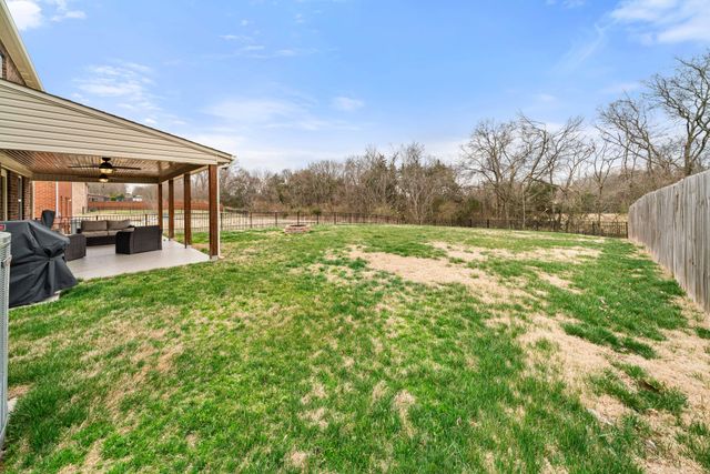 1003 Benwick Rd, Hendersonville, TN 37075